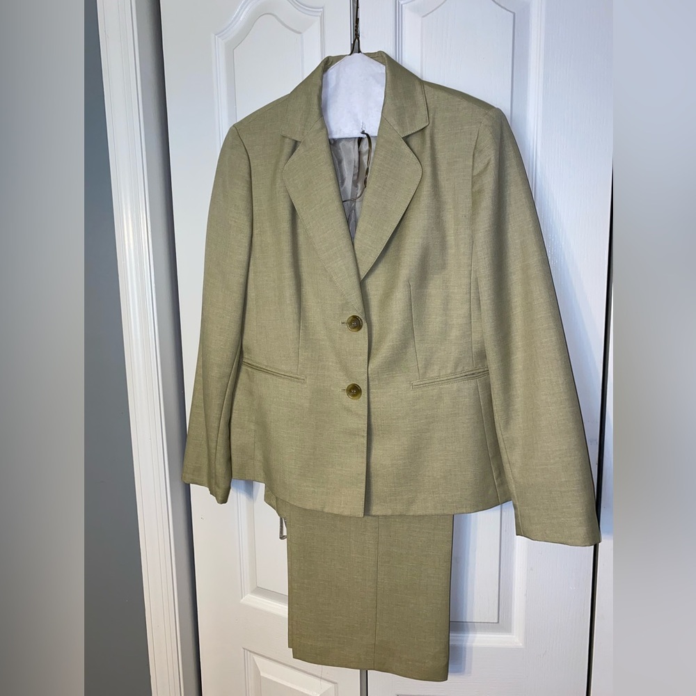Evan Picone Suit